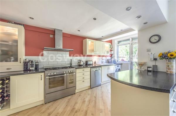 Copthall Drive/Holmdene Avenue, Mill Hill